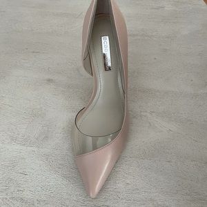 BCBGeneration Nude Pump Size 6.5